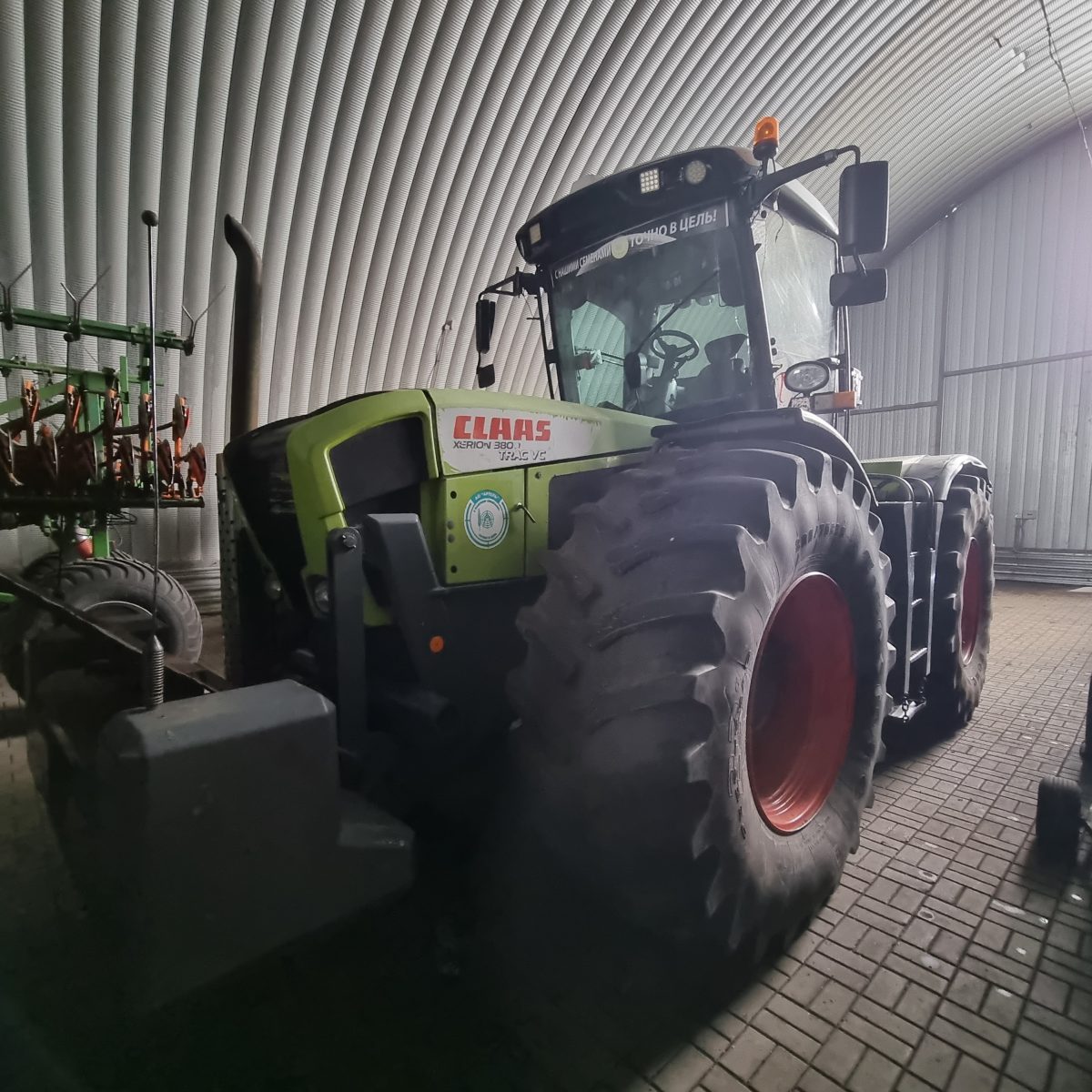 Трактор Claas XERION 3800 TRAC VC