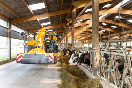 Самоходный кормосмеситель Lucas Autospire 240